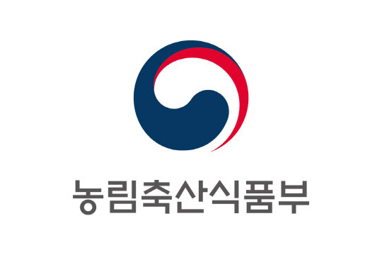 농림축산식품부는 청년들의 농업 분야 창업 활성화와 조기 경영 안정 등을 위한 청년후계농 영농정착지원사업 대상자 2000명을 선발했다고 3일 밝혔다. 올해 사업에는 3451명이 지원해 1.7대 1의 경쟁률을 기록했다. <농림축산식품부>